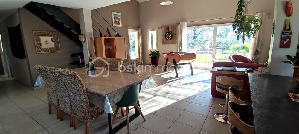 � vendre  Propri�t�/ch�teau Mondragon (84430)