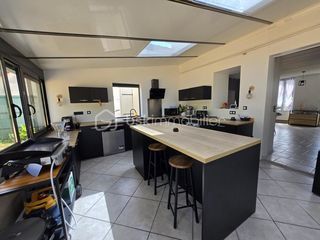  Maison � vendre 6 pi�ces 205 m�