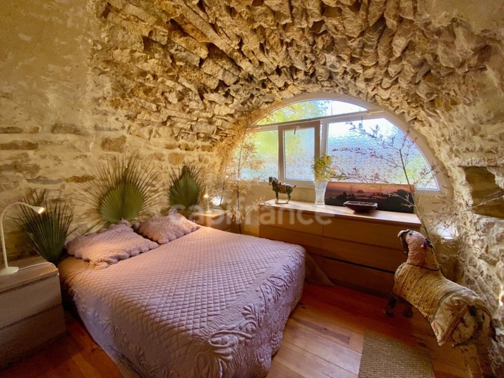 � vendre  Propri�t�/ch�teau Uz�s (30700)