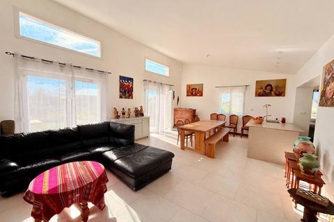   A 20min de Sens, Maison de plain-pied de 2025, 9 pi�ces , 4 chambres , Exposition plein Sud, DPE A Maison - 9 pi�ce(s) - 226 m�