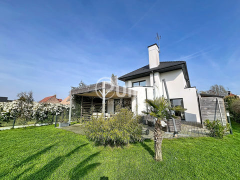   Superbe maison individuelle r�cente - 160 m� - 4 chambres - Jardin arbor� et piscine hors sol - Quartier r�sidentiel FAUMONT Maison - 7 pi�ce(s) - 161 m�