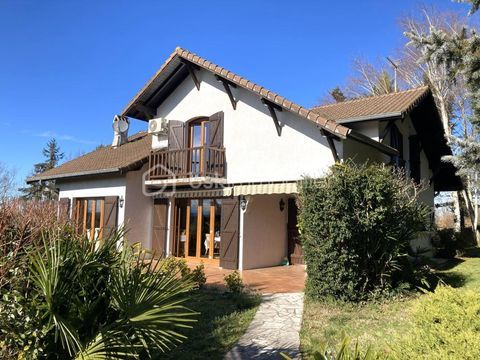   Havre de paix... maison avec vue sur les Pyr�n�es et piscine couverte Maison - 5 pi�ce(s) - 158 m�