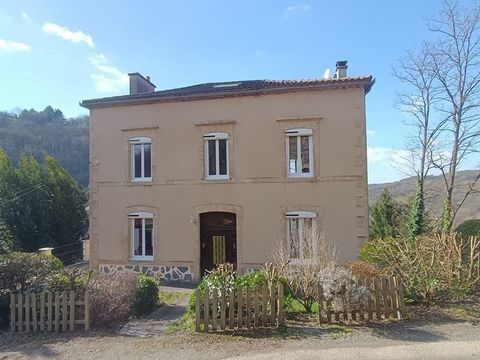   MAISON EN PIERRE DE CARACTERE DE 182 m2 Maison - 6 pi�ce(s) - 182 m�
