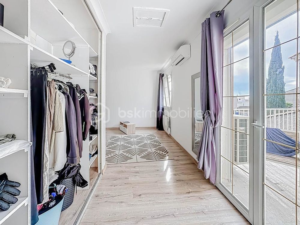 � vendre  Villa P�rols (34470)