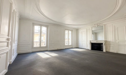 Haussmannien � QCA &agrave; proximit&eacute; des Champs-&Eacute;lys&eacute;es - Climatisable 12463 75008 Paris