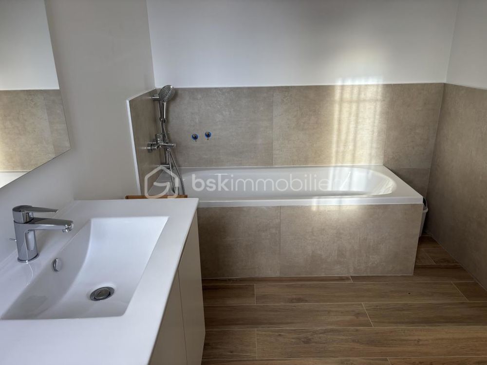 � vendre  Maison Banon (04150)