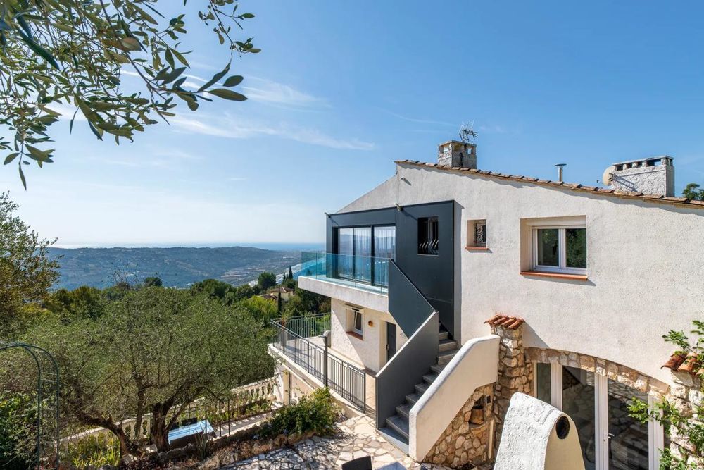 � vendre  Maison Gatti�res (06510)