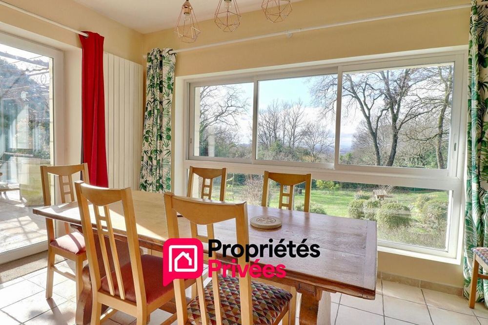 � vendre  Villa Uz�s (30700)