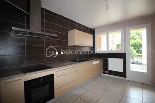  Appartement � vendre 5 pi�ces 75 m�