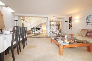  Immeuble � vendre 293 m�