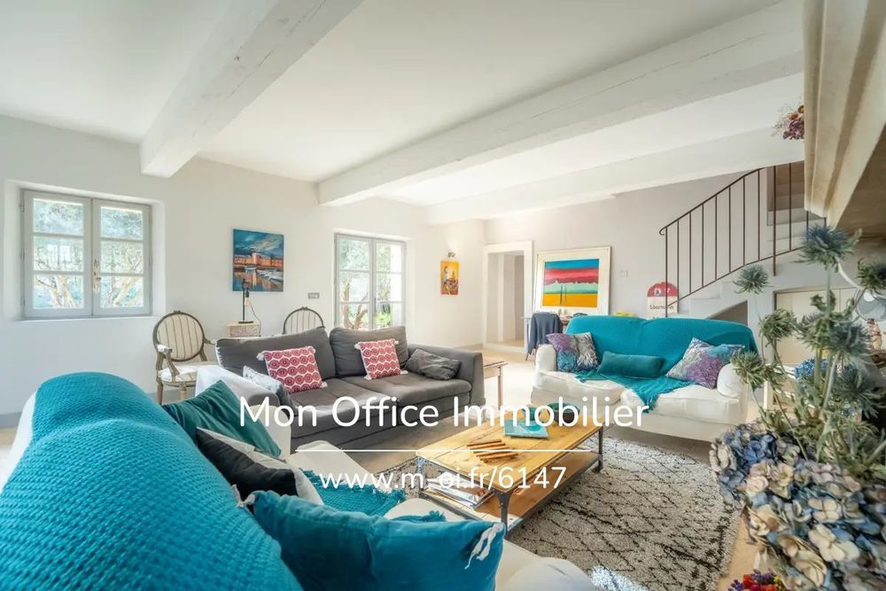 � vendre  Propri�t�/ch�teau Vaugines (84160)