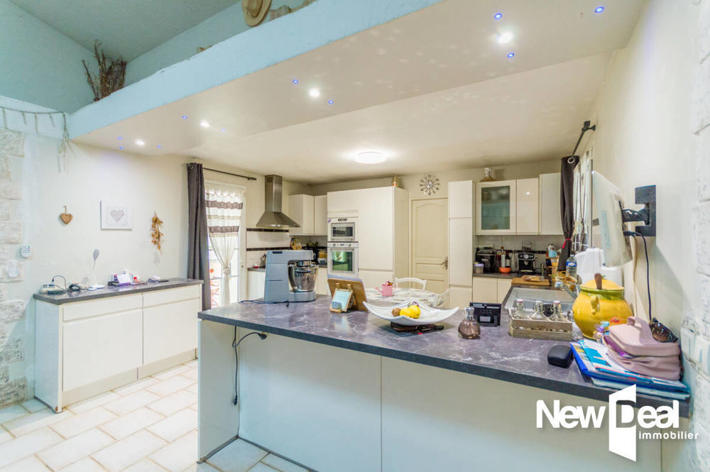 � vendre  Propri�t�/ch�teau Tourrettes (83440)