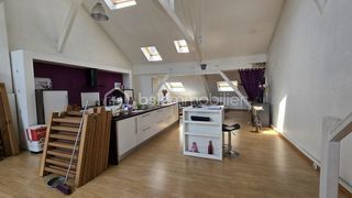  Immeuble � vendre 15 + pi�ces 980 m�