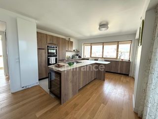  Appartement � vendre 6 pi�ces 150 m�