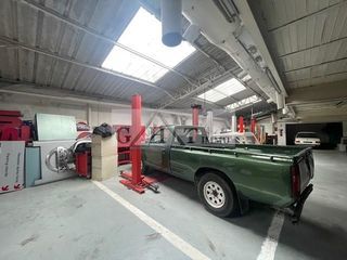  Immeuble � vendre 1300 m�