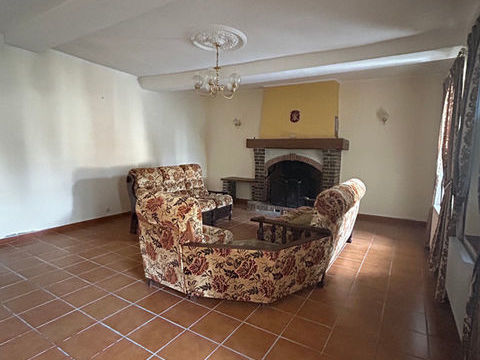   Superbe Maison de 10 Pi�ces � Vendre � Le Charme (45230) Maison - 10 pi�ce(s) - 230 m�