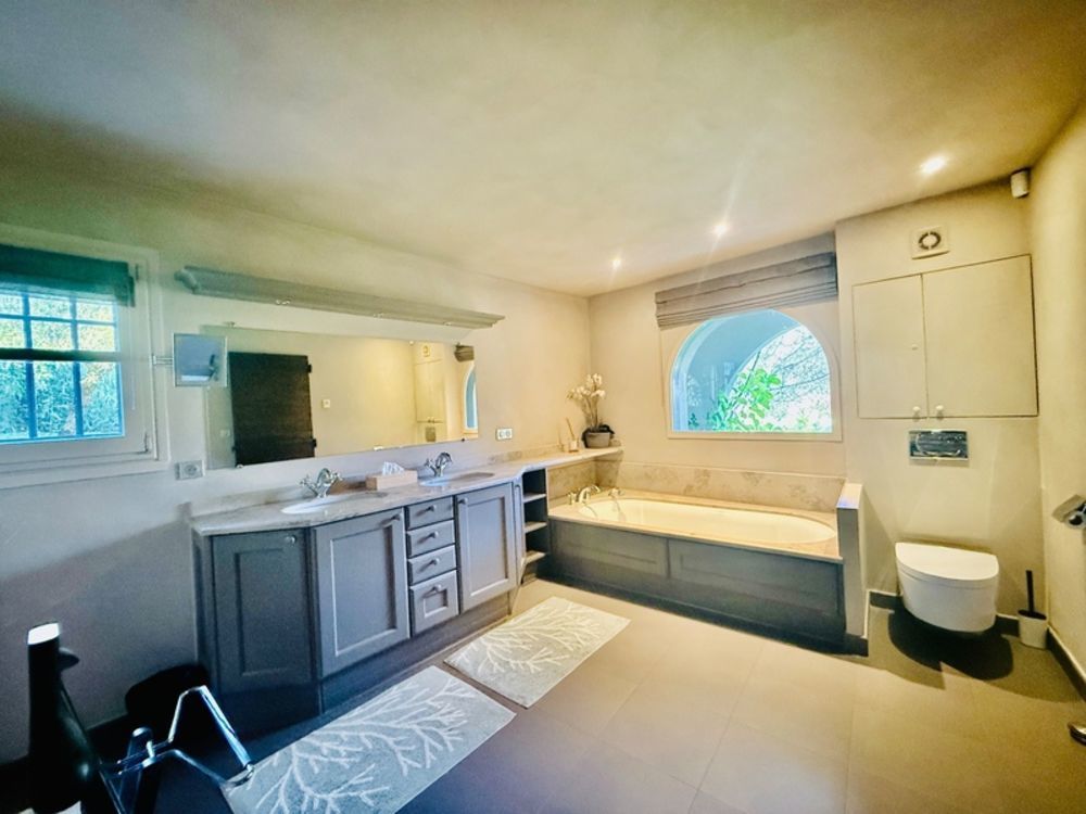 � vendre  Villa Le Rouret (06650)