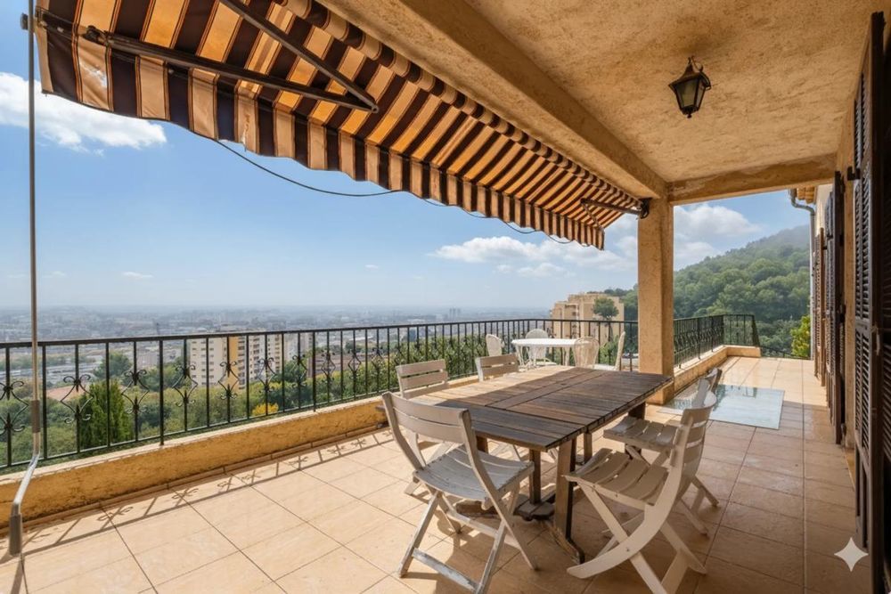 � vendre  Maison Saint-Laurent-du-Var (06700)