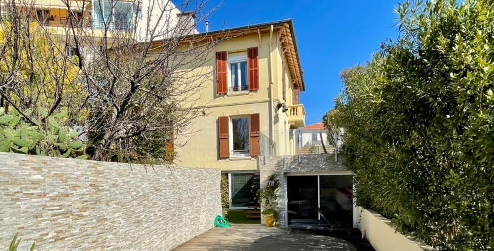 � vendre  Appartement Antibes (06600)