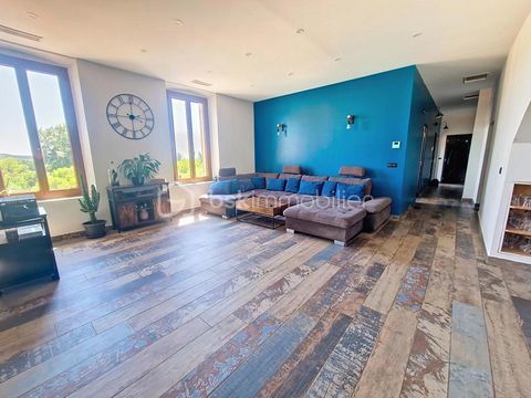   LA FARE LES OLIVIERS MAISON DE VILLAGE AVEC JARDIN DE TYPE 5 ENTIEREMENT RENOVE Appartement - 5 pi�ce(s) - 153 m�