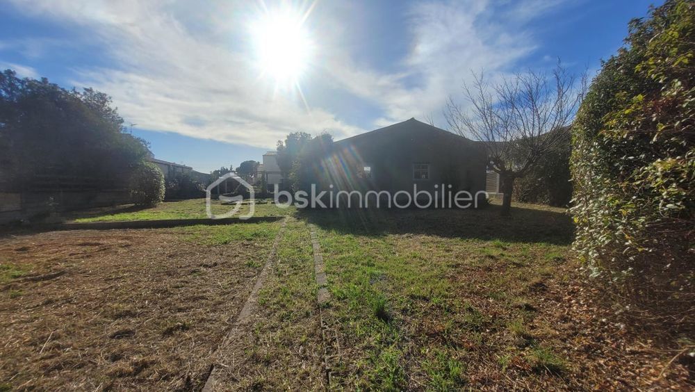 � vendre  Propri�t�/ch�teau M�ze (34140)