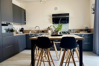  Maison � vendre 9 pi�ces 205 m�