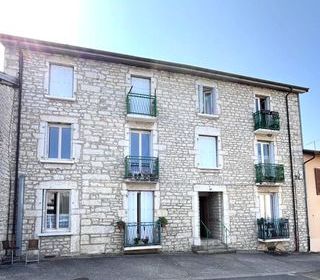  Immeuble � vendre 15 + pi�ces 450 m�