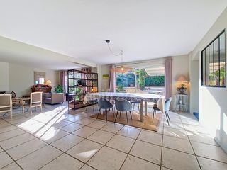  Maison � vendre 8 pi�ces 310 m�