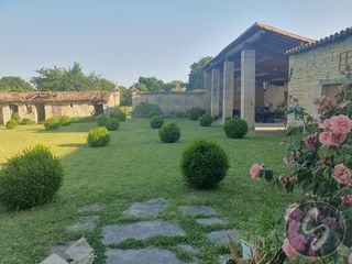  Maison � vendre 9 pi�ces 327 m�