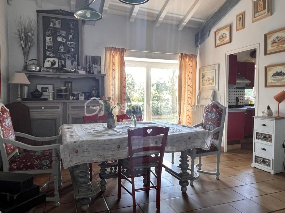 � vendre  Propri�t�/ch�teau Saint-Vincent-de-Tyrosse (40230)