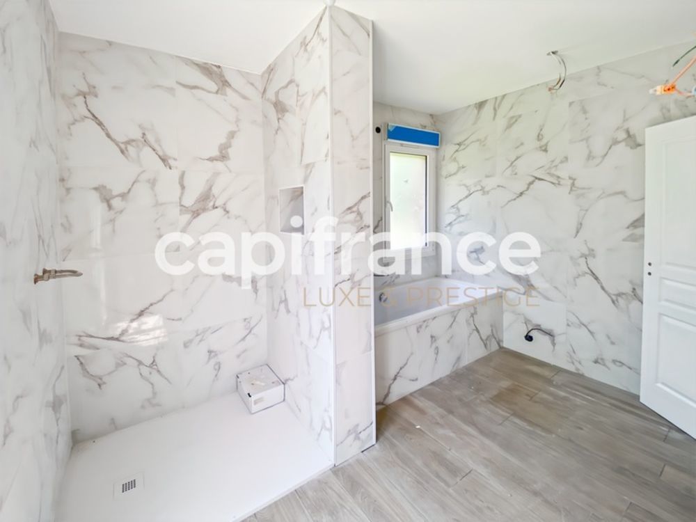 � vendre  Propri�t�/ch�teau Bordeaux (33000)