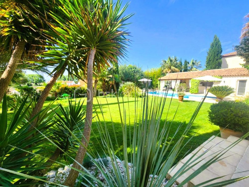 � vendre  Villa Tourbes (34120)