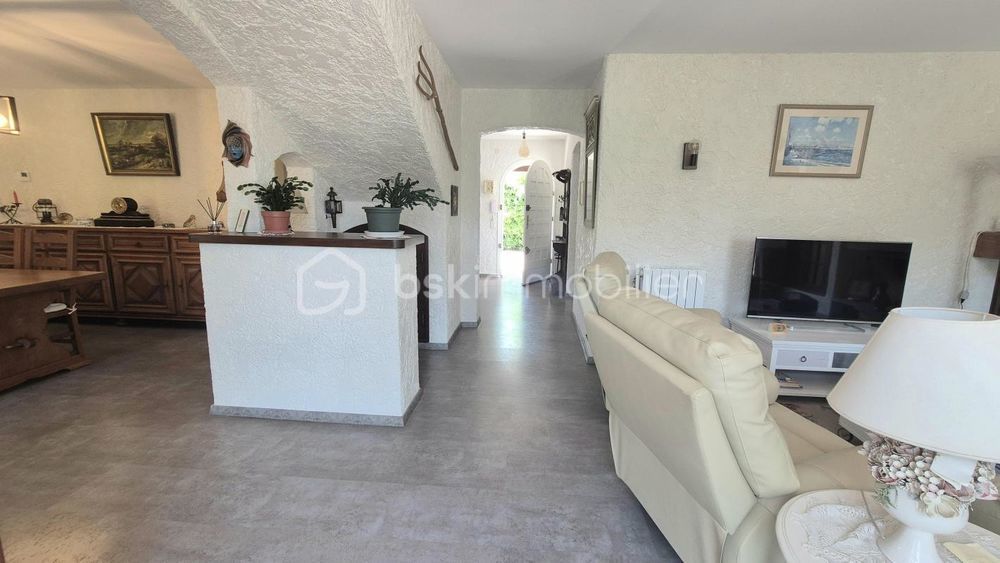 � vendre  Villa La Farl�de (83210)