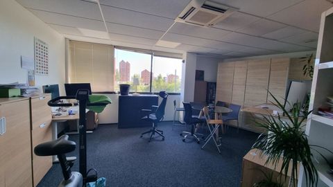 BRUGES , EPARC  - Bureaux 27,19m&sup2; - Vide ou lou&eacute; 79750 33520 Bruges