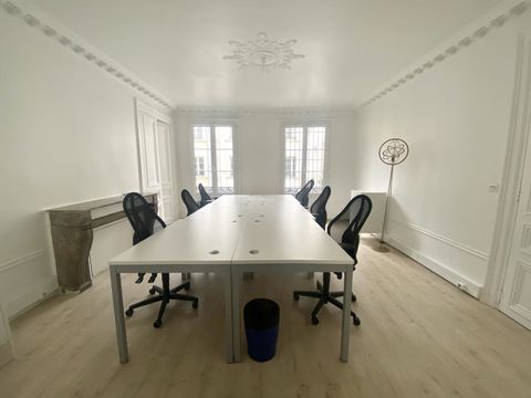 A proximit&eacute; du Grand Rex, &agrave; louer bureaux avec parquet, moulures, chemin&eacute;es 6927 75010 Paris