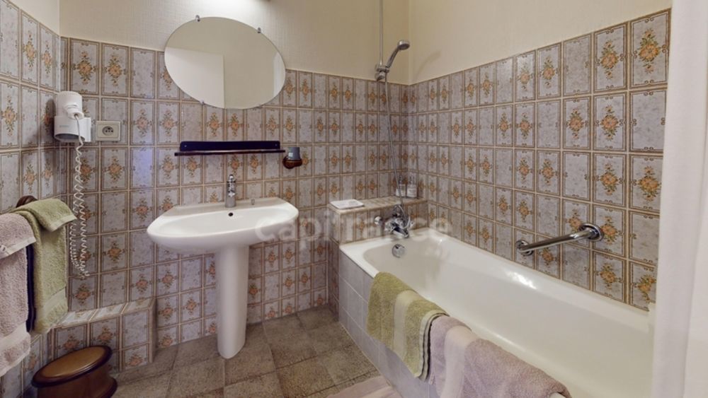 � vendre  Propri�t�/ch�teau Sainte-C�cile (50800)