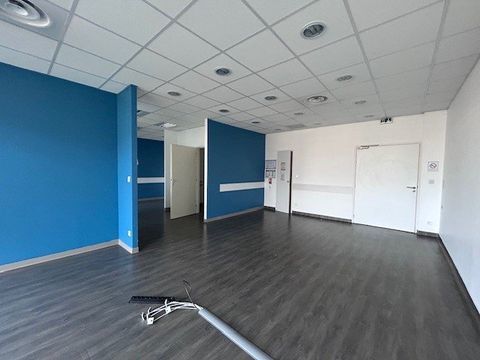 &Agrave; vendre : Local commercial id&eacute;alement situ&eacute; &agrave; Chalon-sur-Sa&ocirc;ne - Secteur Centre Hospitalier 260000 71100 Chalon sur saone
