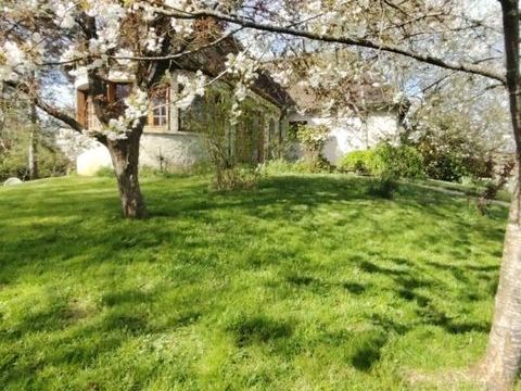   Proche La Bazoche Gouet, pavillon de belle qualit� sur terrain tr�s bien arbor� Maison - 6 pi�ce(s) - 123 m�