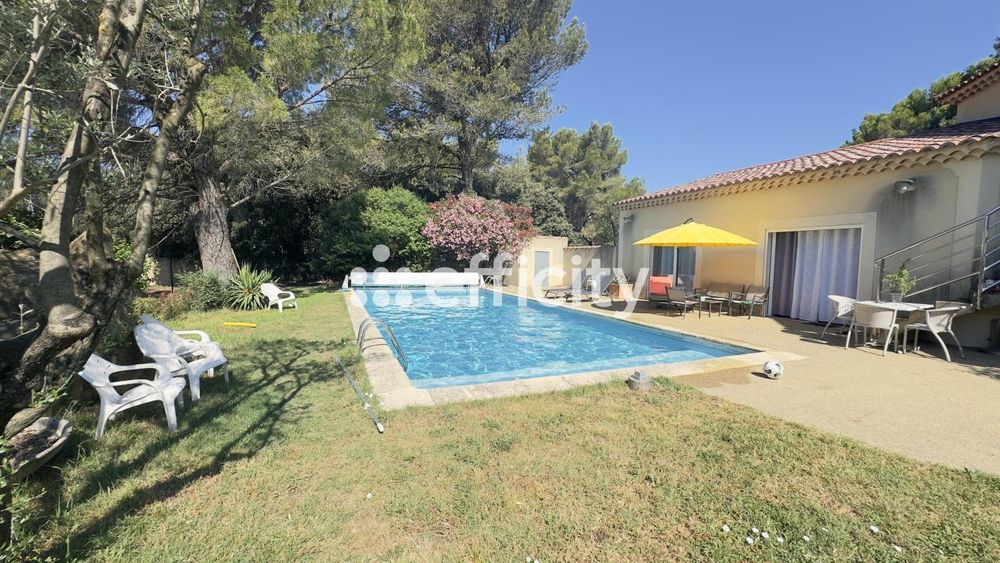 � vendre  Maison Uchaux (84100)