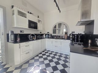  Maison � vendre 6 pi�ces 220 m�