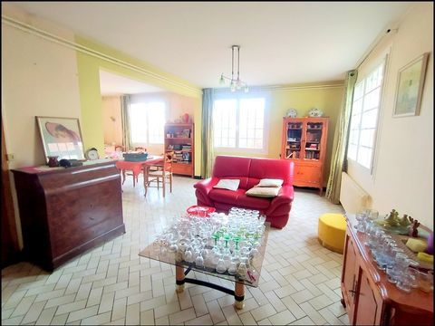   Maison de 142 m� et d�pendances sur 483 m� de terrain Maison - 6 pi�ce(s) - 144 m�