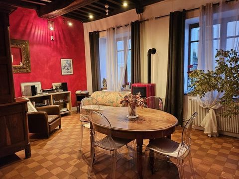   MAISON DE VILLAGE DE 148 M2 TYPE 7 A RENOVER Propri�t�/ch�teau - 8 pi�ce(s) - 148 m�