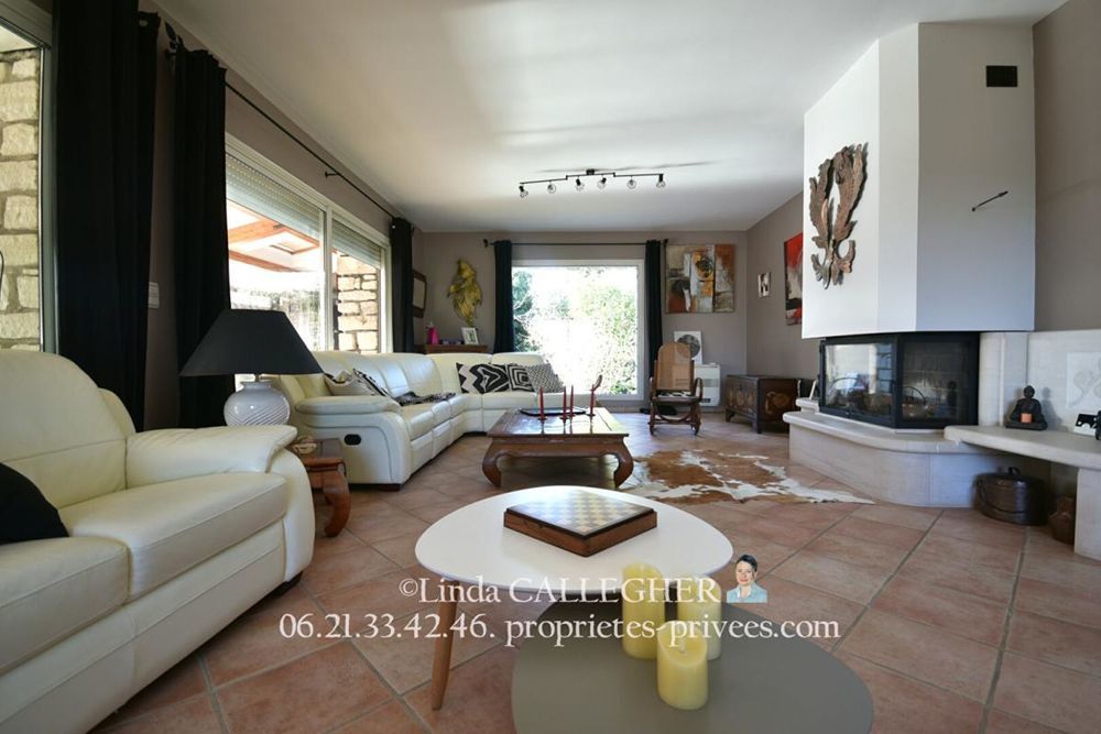 � vendre  Propri�t�/ch�teau Uz�s (30700)