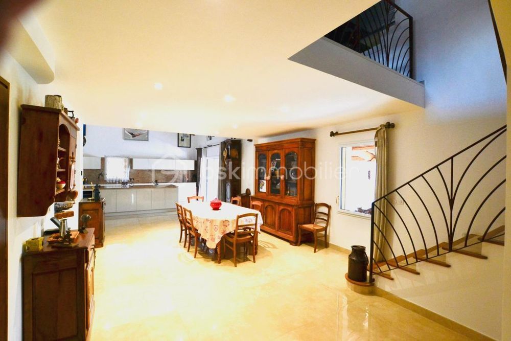 � vendre  Propri�t�/ch�teau La Verdi�re (83560)