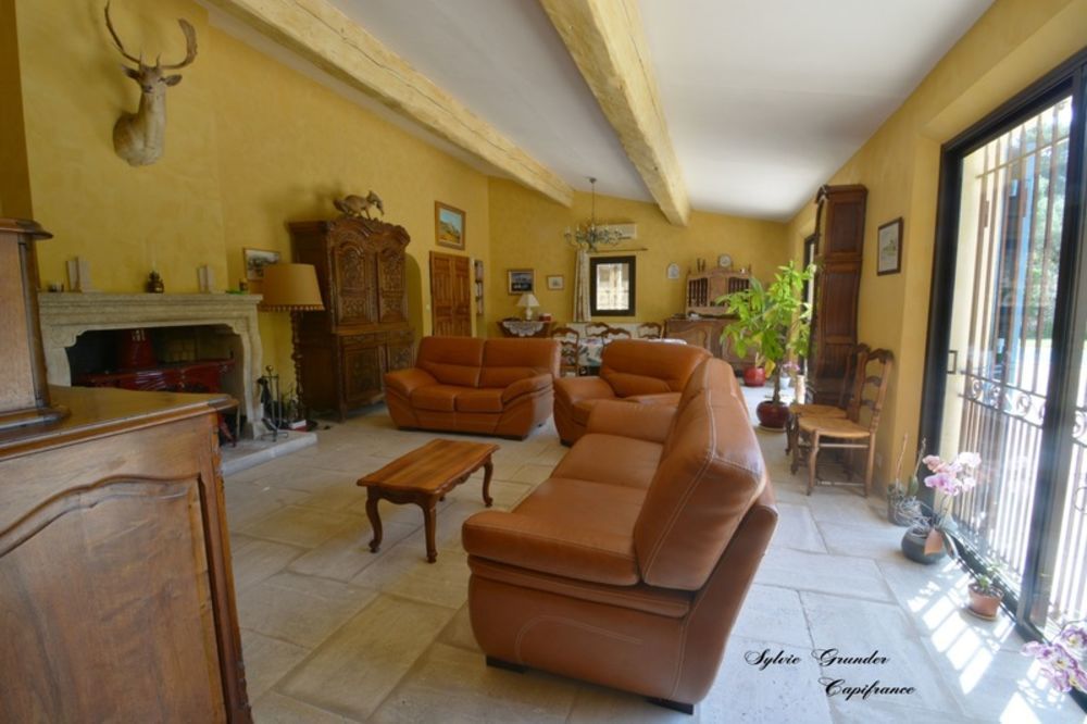 � vendre  Maison Grans (13450)