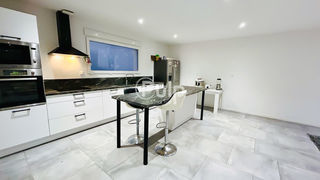  Maison � vendre 5 pi�ces 230 m�