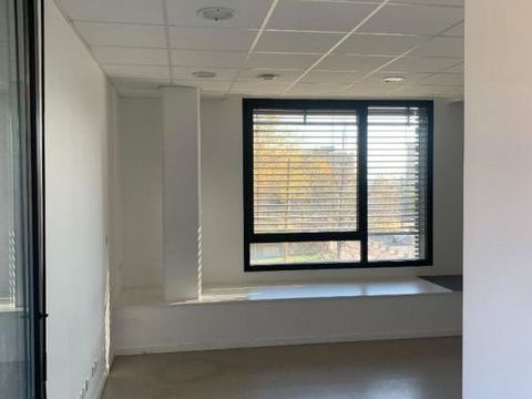 Local d'activit&eacute; am&eacute;nag&eacute; Lyon 9 MEDICENTRE 40 m2 80000 69009 Lyon