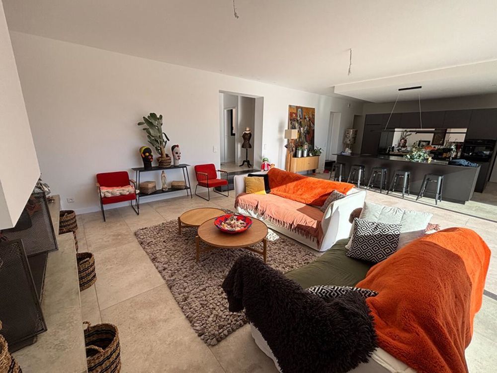 � vendre  Villa Uz�s (30700)