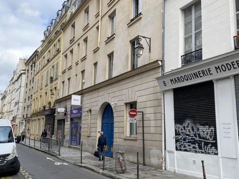 En plein c�ur du marais, bureaux sur cour avec une belle hauteur sous plafond 850000 75003 Paris