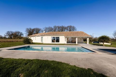   Maison avec piscine Maison - 4 pi�ce(s) - 147 m�